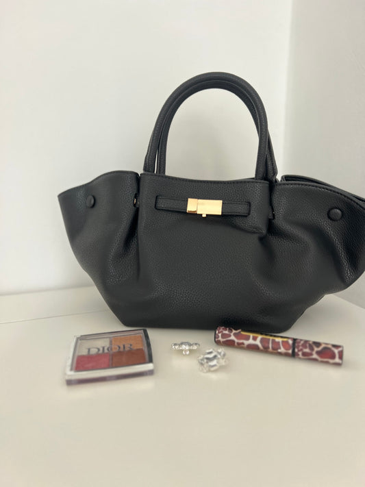 NIKOLÉ Leather Bag – The Classic in Black