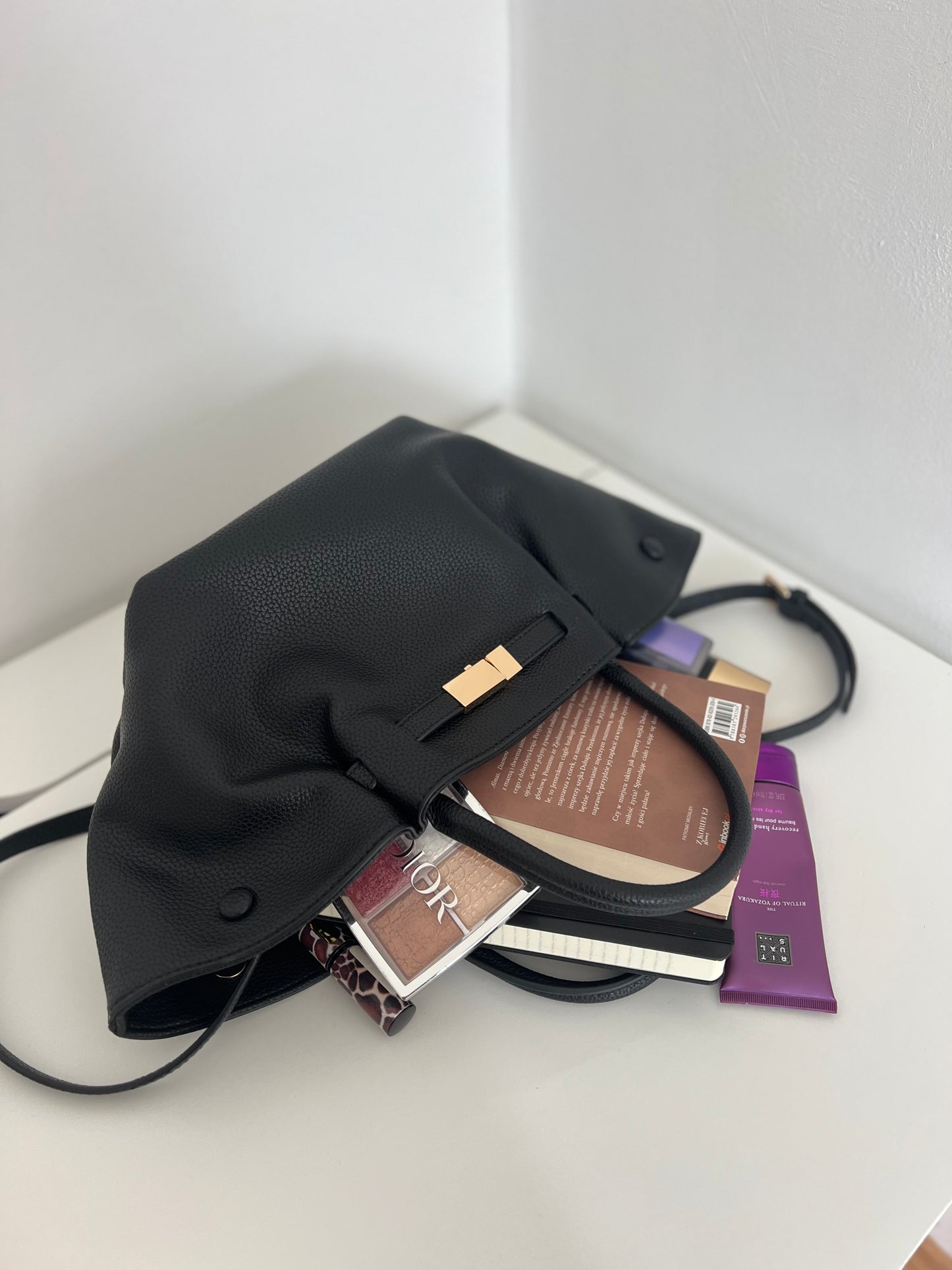 NIKOLÉ Leather Bag – The Classic in Black