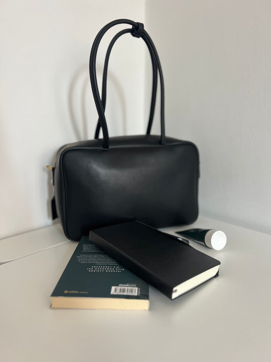 NIKOLÉ Leather Bag – Elegance in Black