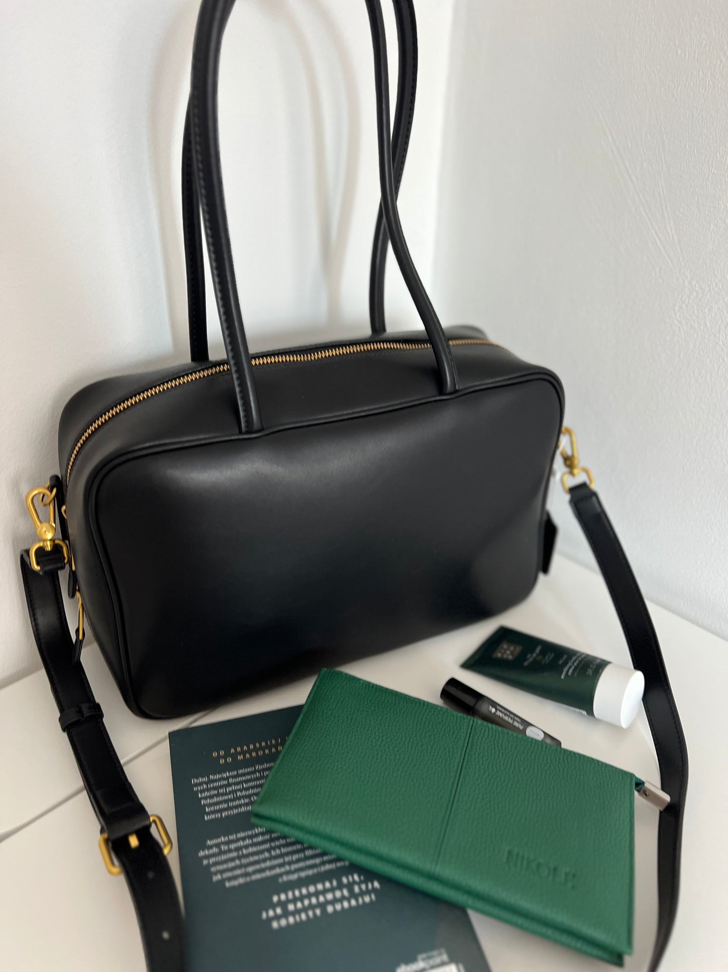 NIKOLÉ Leather Bag – Elegance in Black