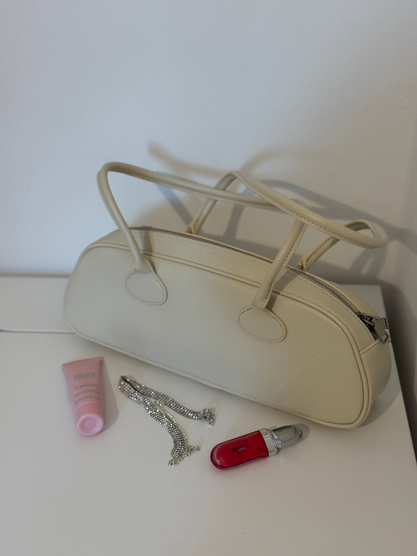 SASHA – Ivory Leather Baguette Bag
