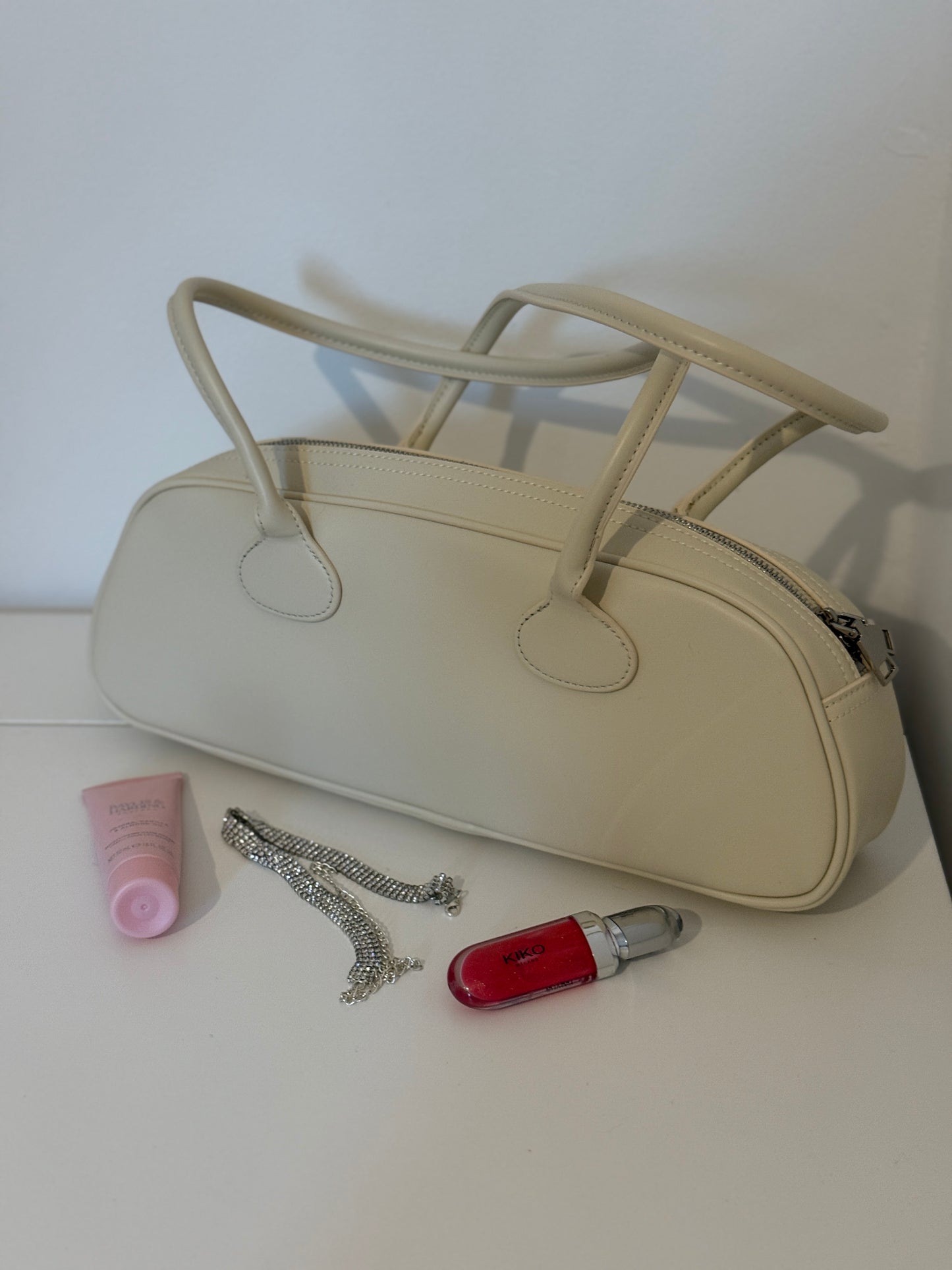 SASHA – Ivory Leather Baguette Bag