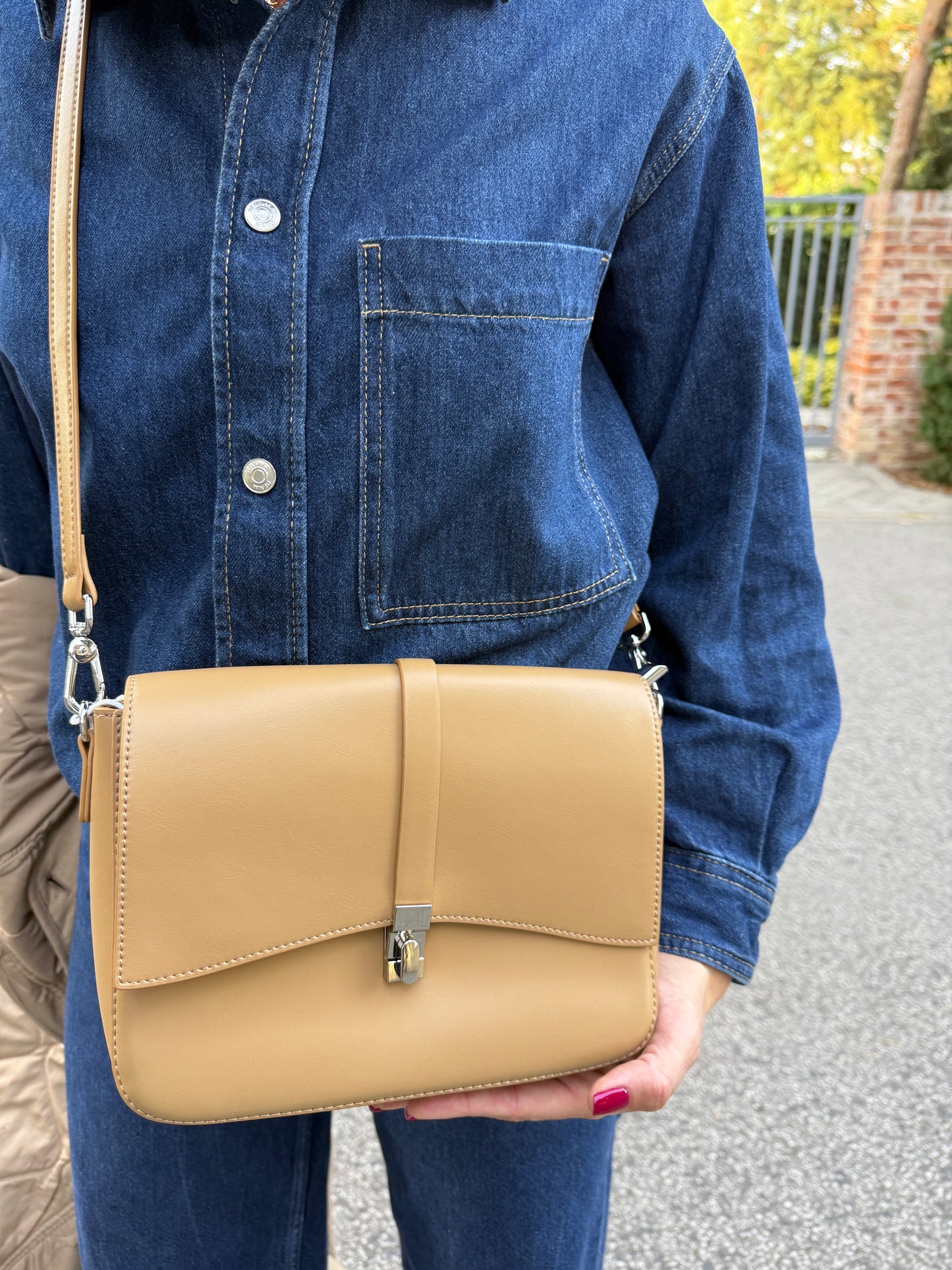 NIKOLÉ — Genuine Leather Caramel Bag