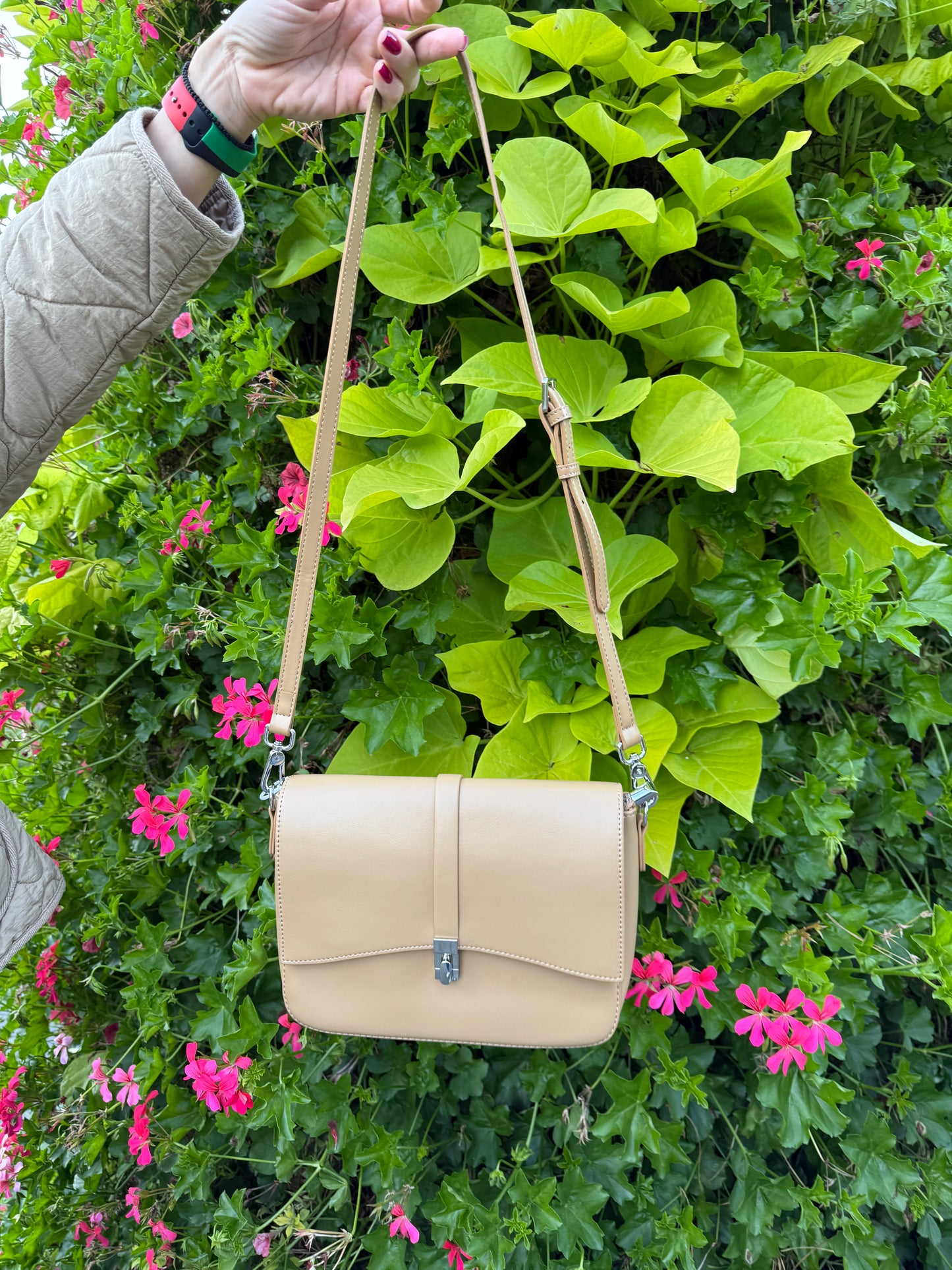 NIKOLÉ — Genuine Leather Ivory Bag