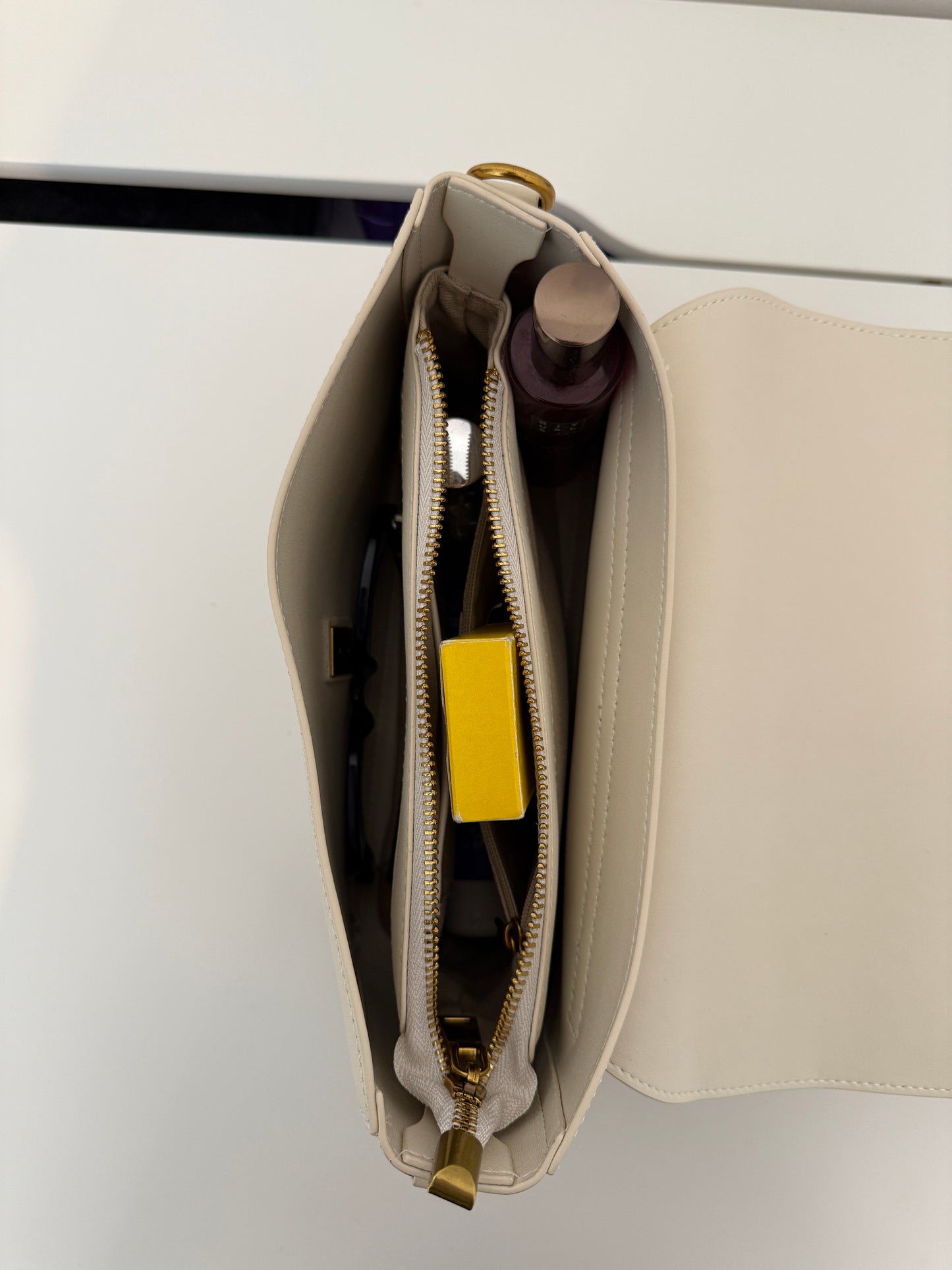 NIKOLÉ — Genuine Leather Ivory Bag