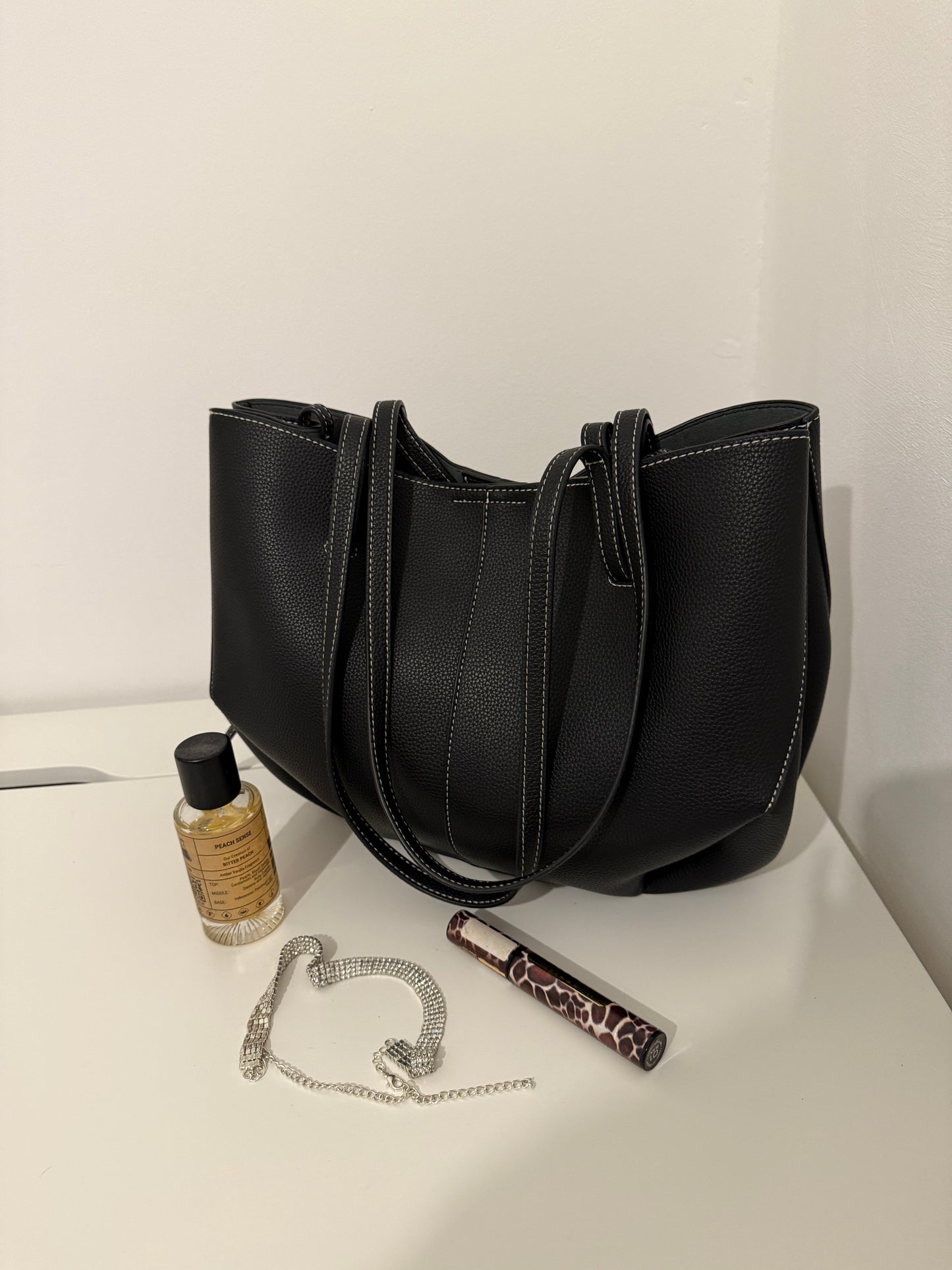 NIKOLÉ Leather Bag – The Classic in Black