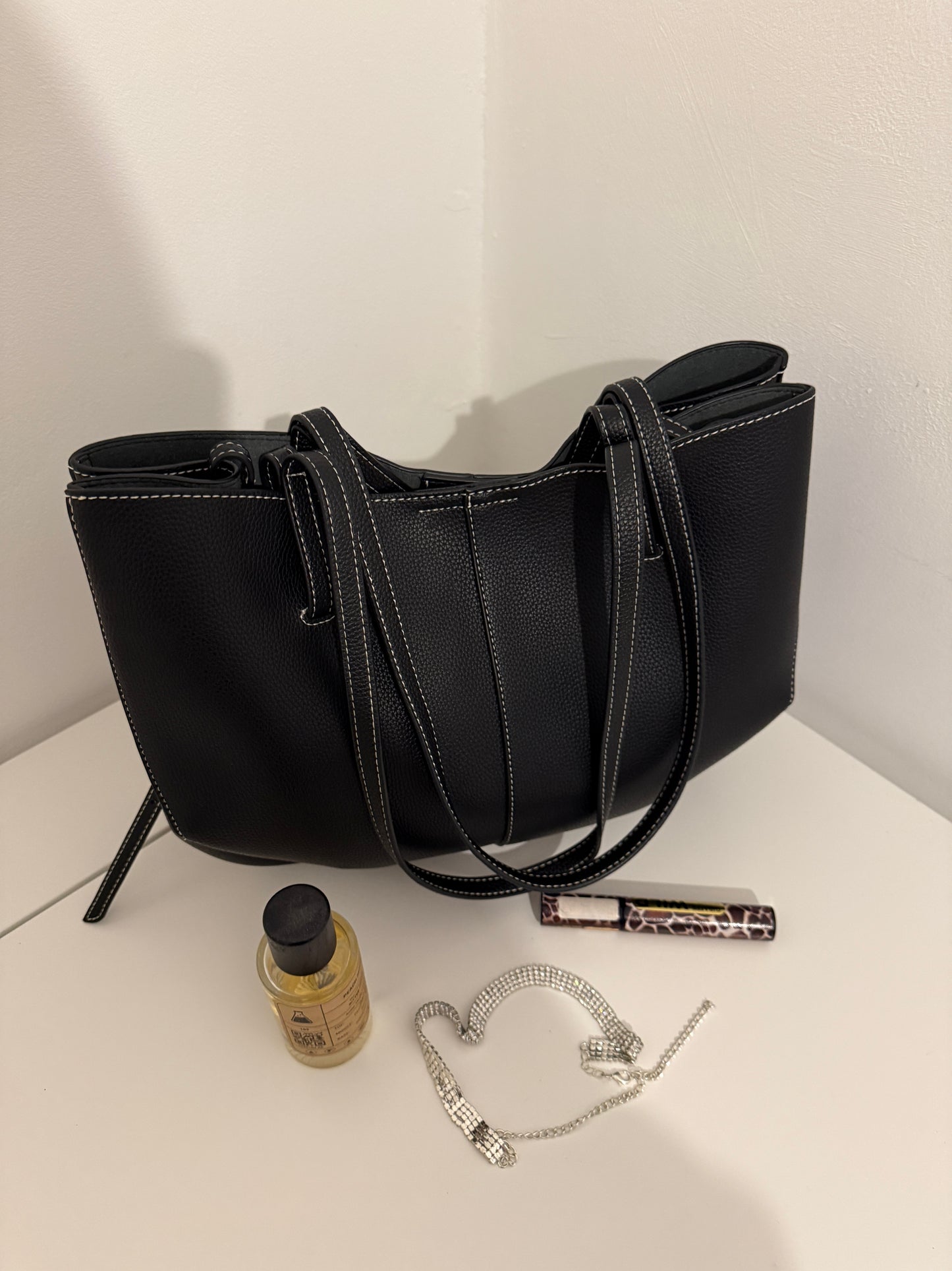 NIKOLÉ Leather Bag – The Classic in Black