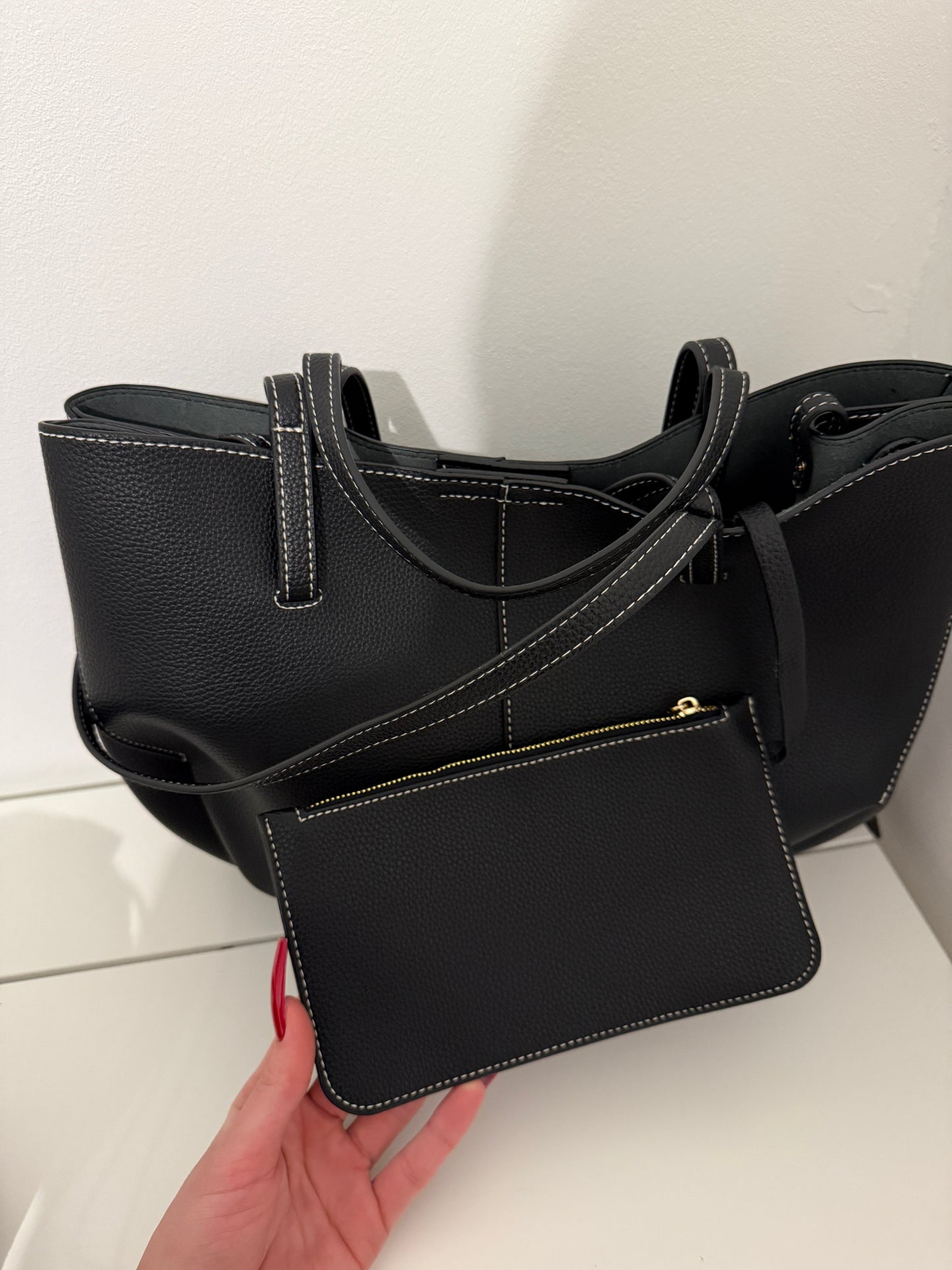 NIKOLÉ Leather Bag – The Classic in Black
