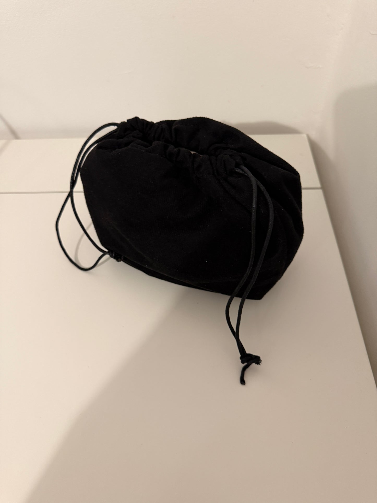 NIKOLÉ Leather Bag – The Classic in Black