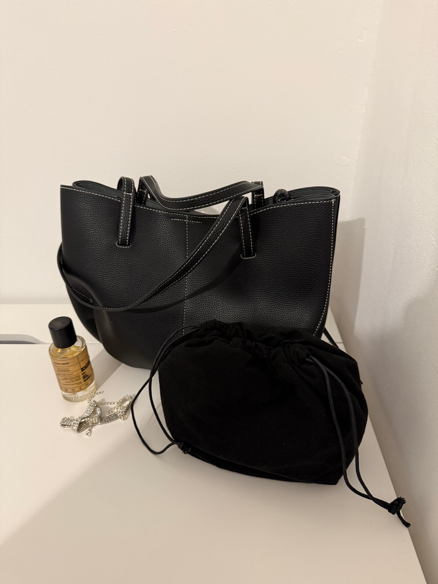 NIKOLÉ Leather Bag – The Classic in Black