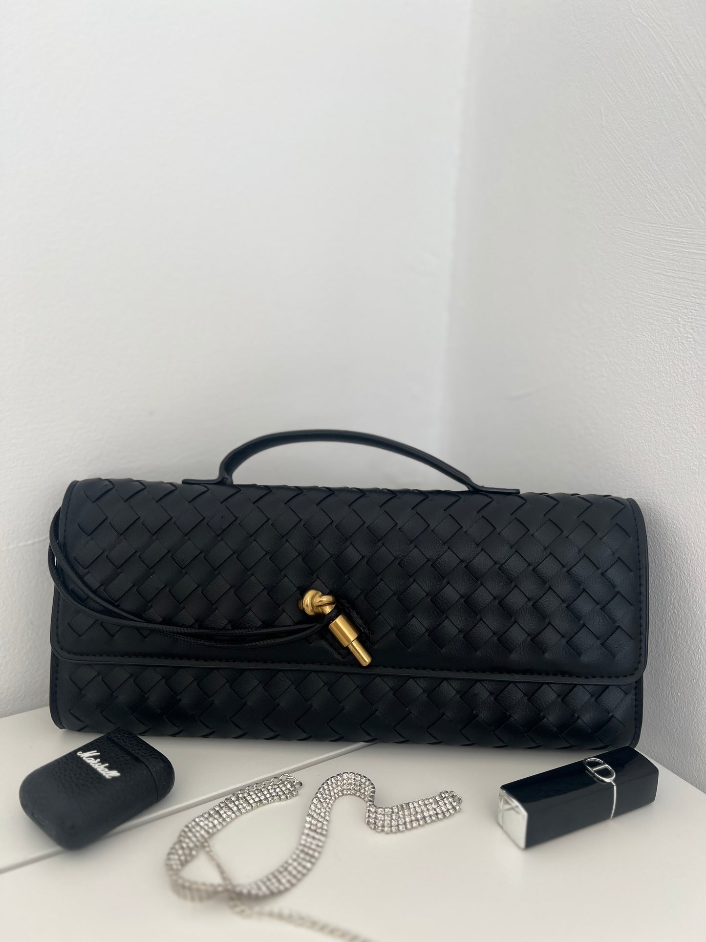 NIKOLÉ LINA — Torebka ze skóry naturalnej w kolorze czarnym