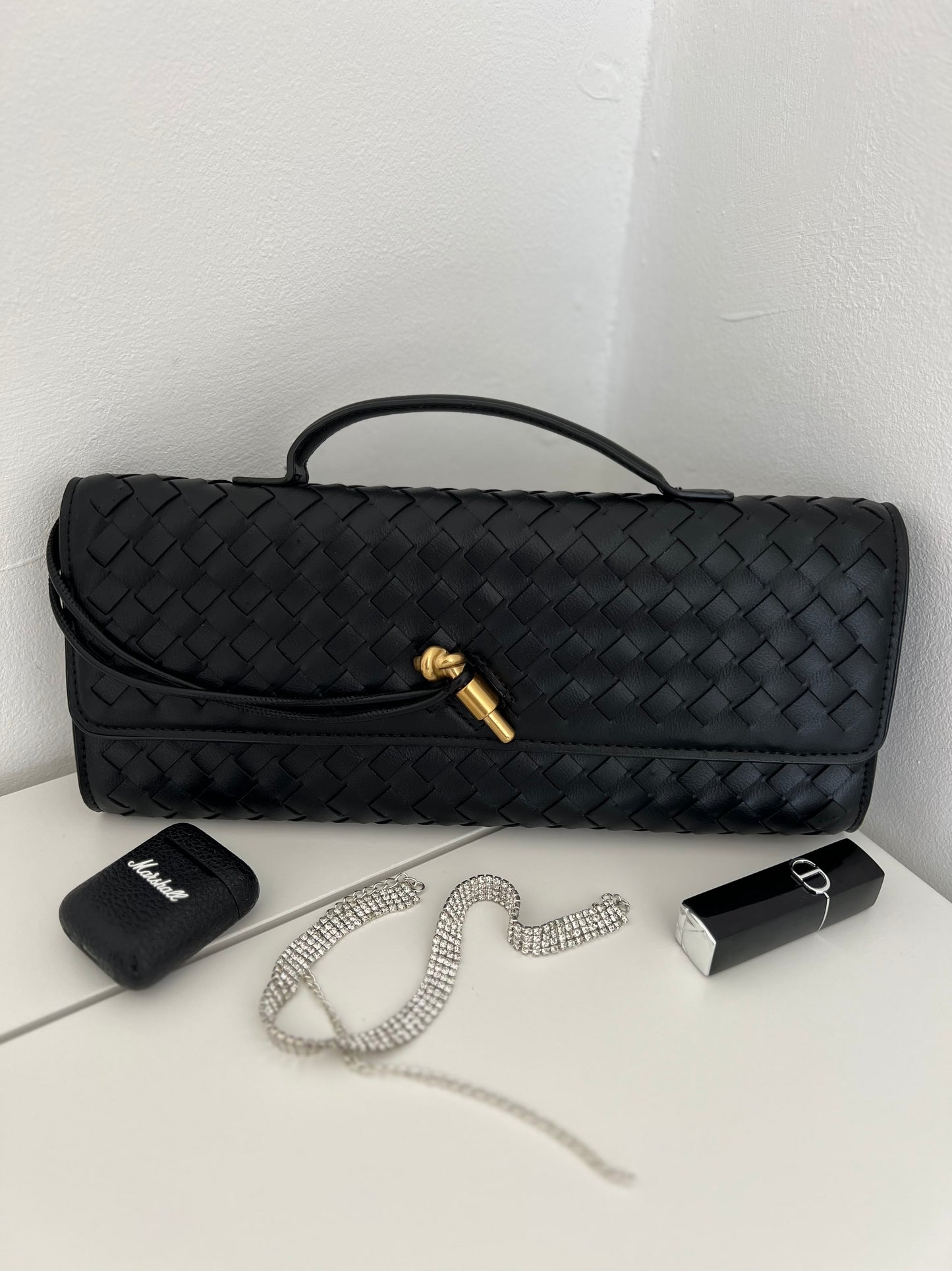 NIKOLÉ LINA — Torebka ze skóry naturalnej w kolorze czarnym