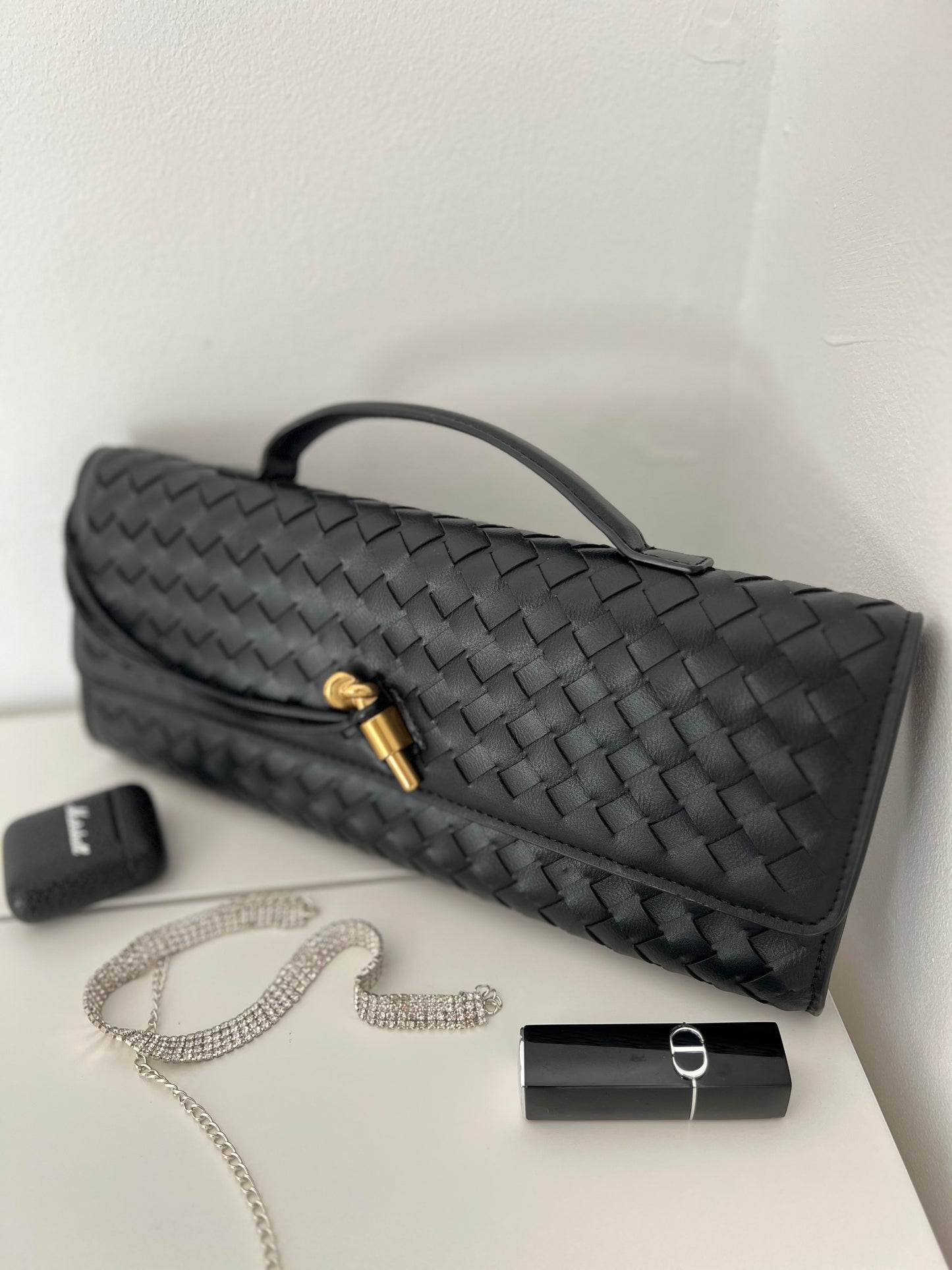 NIKOLÉ LINA — Torebka ze skóry naturalnej w kolorze czarnym