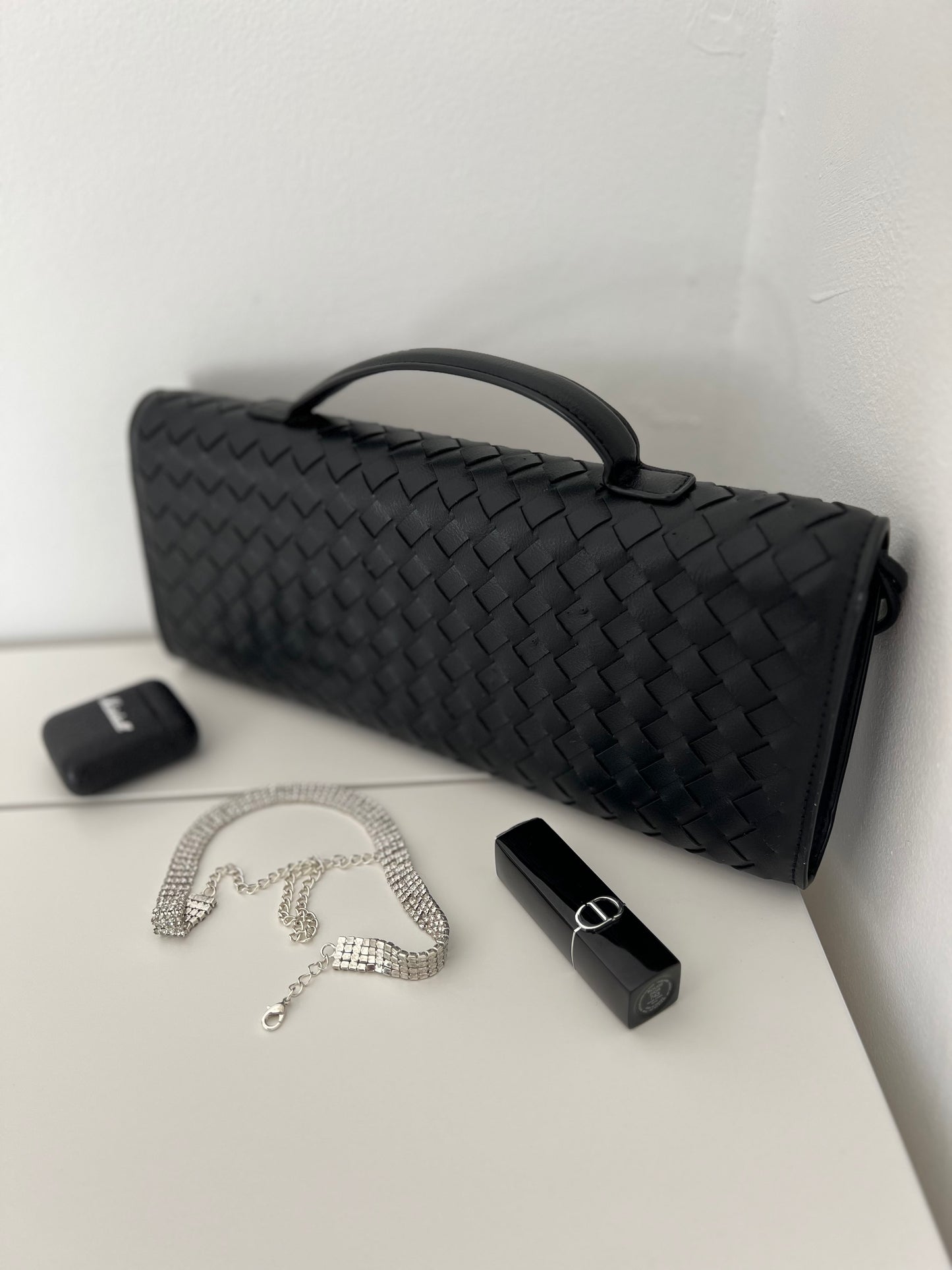 NIKOLÉ LINA — Torebka ze skóry naturalnej w kolorze czarnym