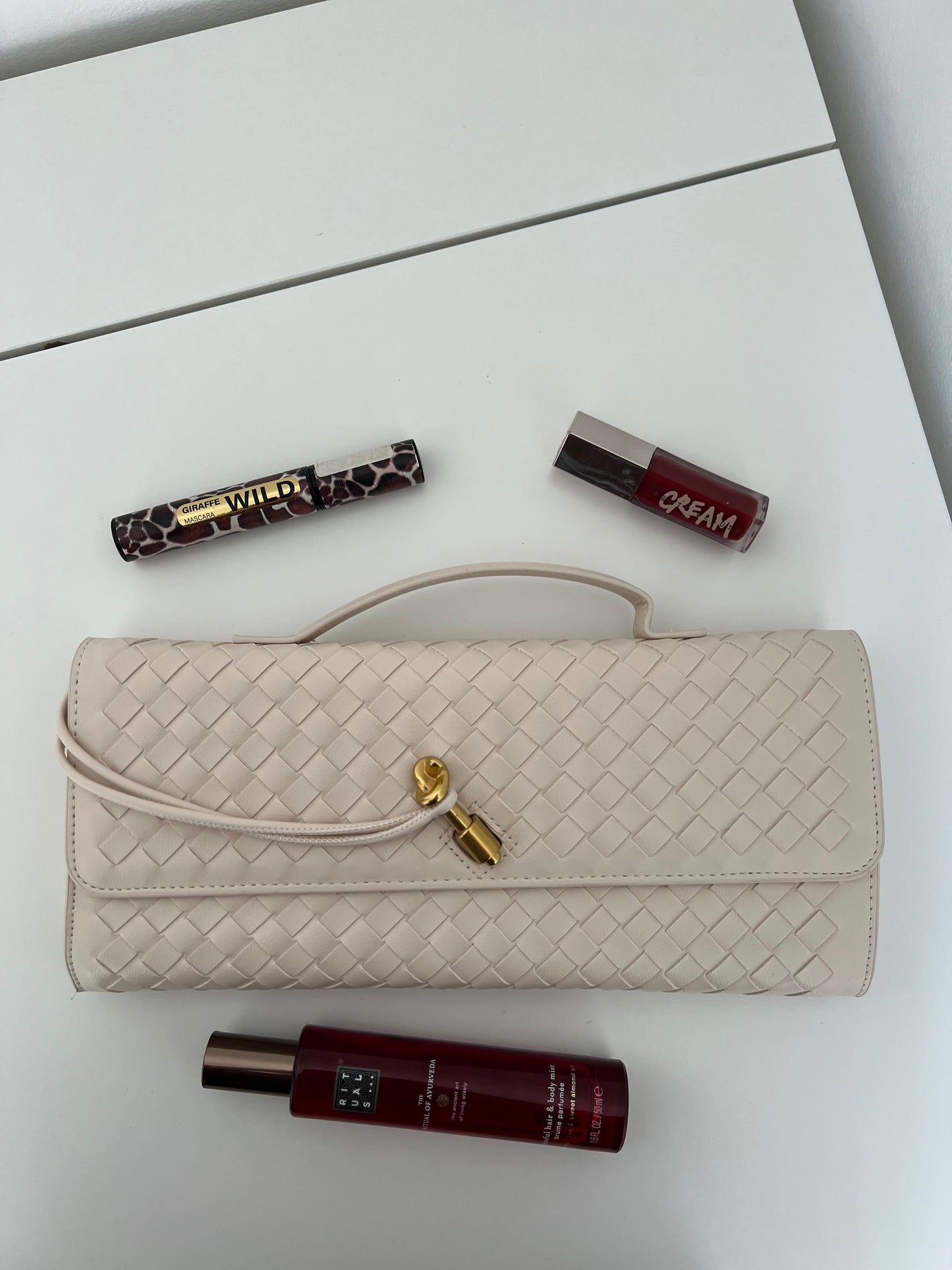 NIKOLÉ LINA — Ivory leather bag