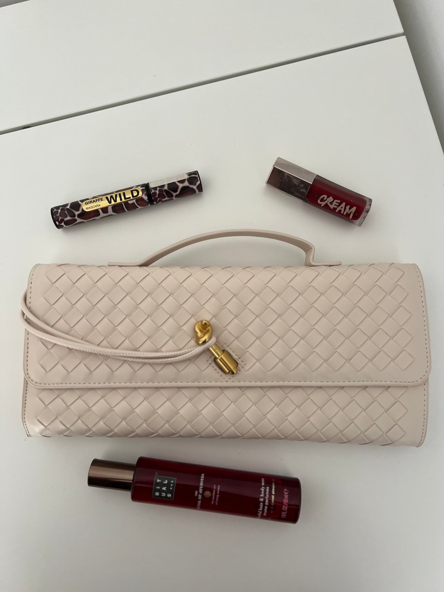 NIKOLÉ LINA — Ivory leather bag