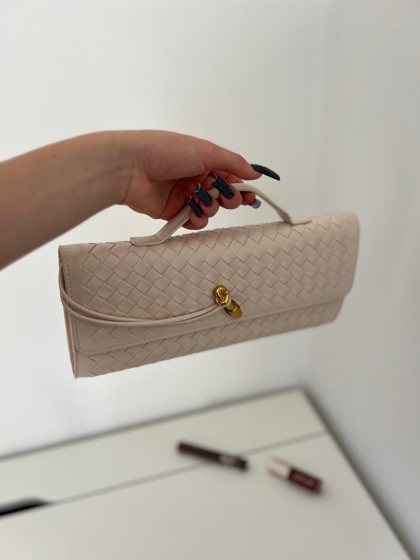 NIKOLÉ LINA — Ivory leather bag